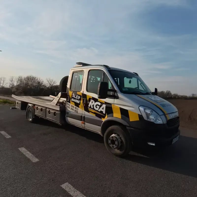 Iveco RGA šlep vozilo sa platformom